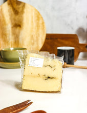 Load image into Gallery viewer, Truffle Manchego  (Carmen) 250g/150g/80g
